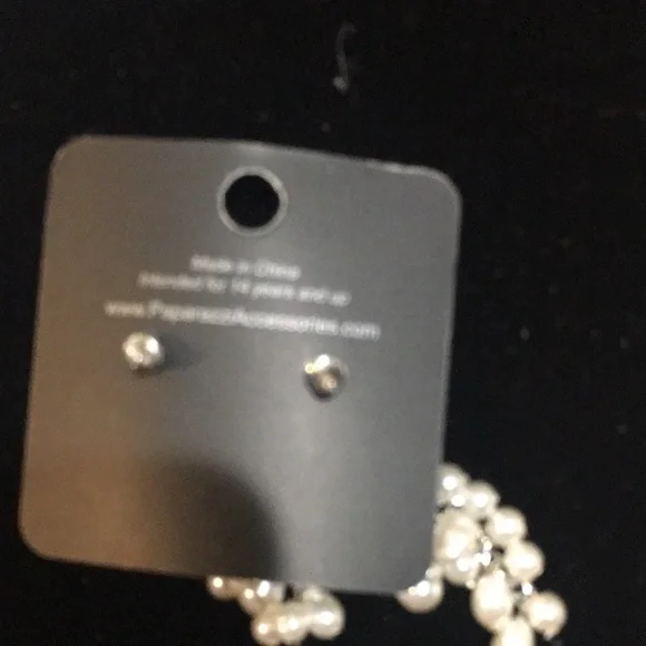 Paparazzi fabulously flattering white post earring - Picture 2 of 4